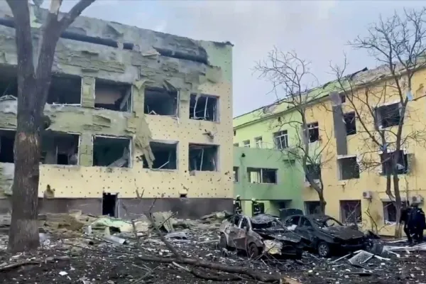 VIDEO Ziua 15 de război în Ucraina - Mariupolul, ținta unui nou ATAC: o persoană a fost UCISĂ
