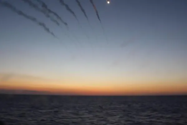VIDEO Armata rusă a prezentat noi filmări cu lansarea de rachete HIPERSONICE spre Ucraina
