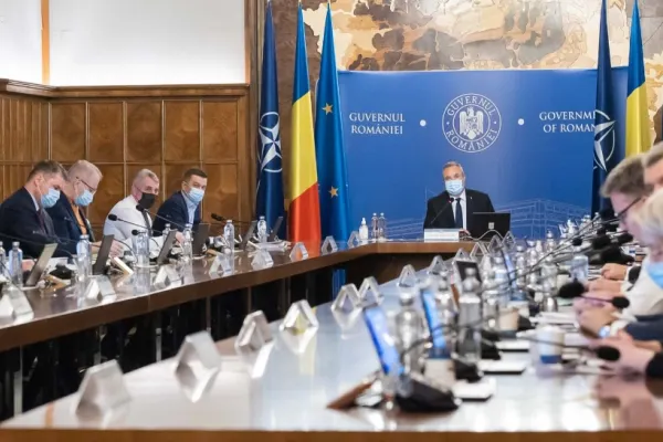Legile Educației și plafonarea tarifelor RCA, aprobate miercuri - LISTA proiectelor pentru ședința de Guvern