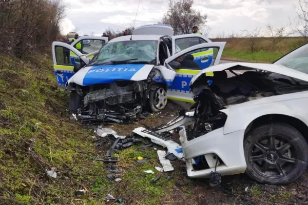 VIDEO |  TRAGEDIE pe o șosea din Banat: 2 polițiști în stare gravă, în urma unui accident rutier
