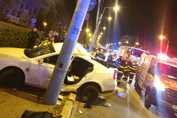 FOTO Accident GRAV pe un bulevard din Constanța: un mort și 3 răniți
