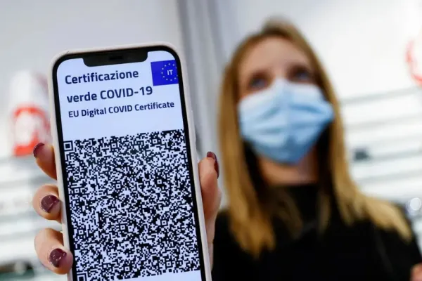 Italia renunță la certificatul COVID-19 de la 1 mai - Unde rămâne obligatorie masca de protecție