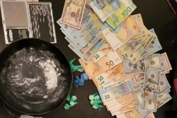 Traficanți de droguri, prinși la un festival din Mamaia. Polițiștii au deschis dosar penal