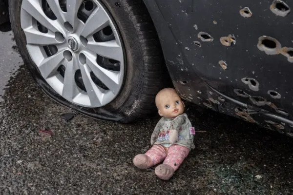 Războiul din Ucraina NU ține cont de nicio regulă! Rușii lasă în urma lor doar MOARTE: REGIUNILE unde s-au înregistrat cele mai multe victime în rândul copiilor