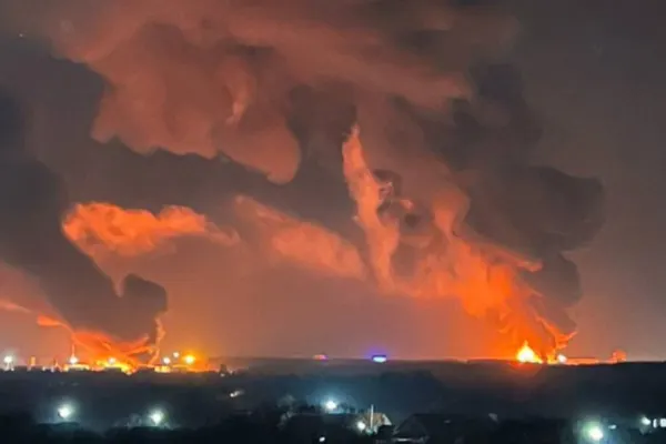 Război Ucraina. INCENDIU de proporții la un depozit de petrol din Rusia - FOTO&VIDEO