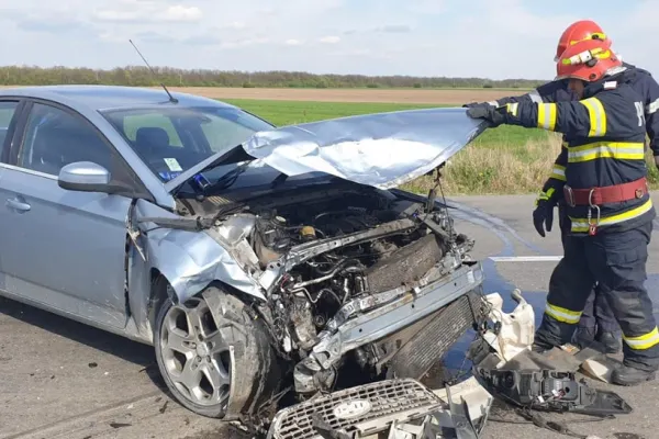FOTO | Accident cumplit în Teleorman. Patru persoane au fost rănite