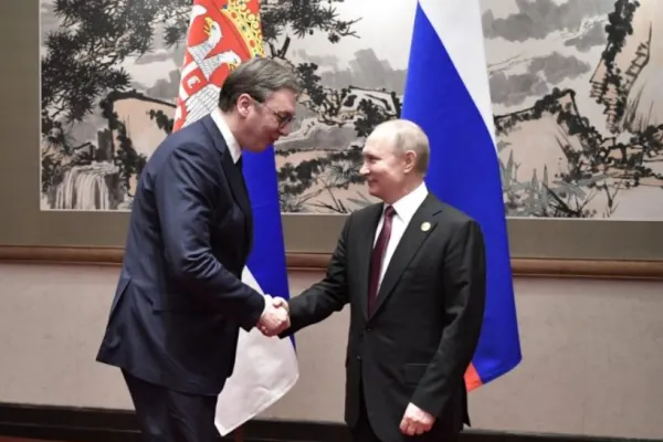 Serbia, avertizată de UE. Dacă președintele Vucic se duce în Rusia, țara își poate lua adio de la aderare