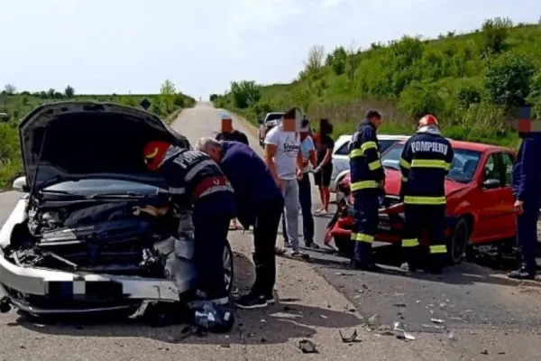 Accident cumplit în Giurgiu, în a doua zi de Paște. O tânără şi un copil de patru ani, răniţi