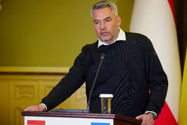 Cancelarul austriac zboară la Moscova pentru a vorbi cu Putin despre încheierea războiului