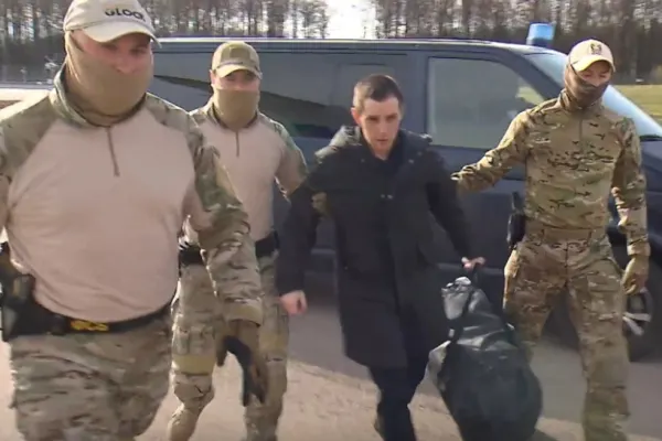 SUA și Rusia, schimb de deținuți în Turcia: primele imagini din timpul operațiunii