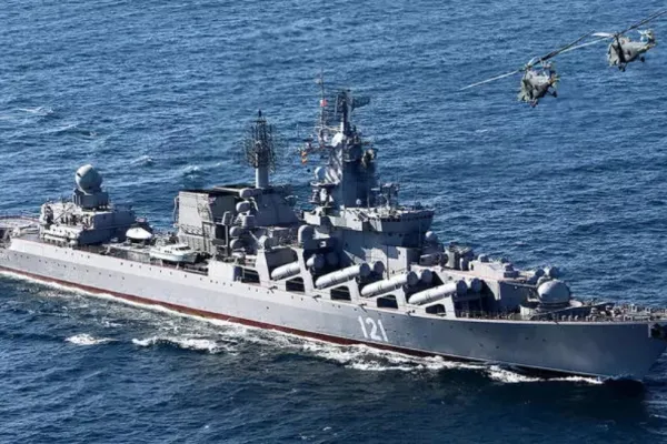 Rusia anunță că o navă importantă din flota Mării Negre a fost avariată grav în urma unei explozii