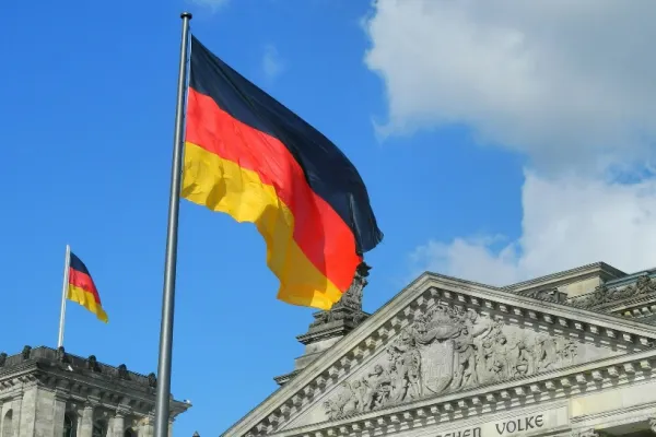 Germania achiziționează în premieră drone înarmate