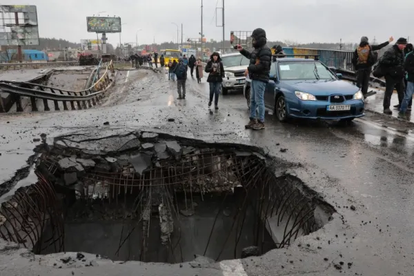 RĂZBOI Ucraina. ZIUA 46 - Peste 1.200 de cadavre în regiunea Kiev. Convoi imens de blindate în sud, aproape de Harkov.  LIVE TEXT