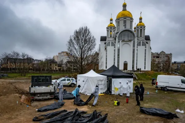 Rusia acuză Ucraina că ar "înscena" un masacru al civililor, pentru a da vina pe Moscova