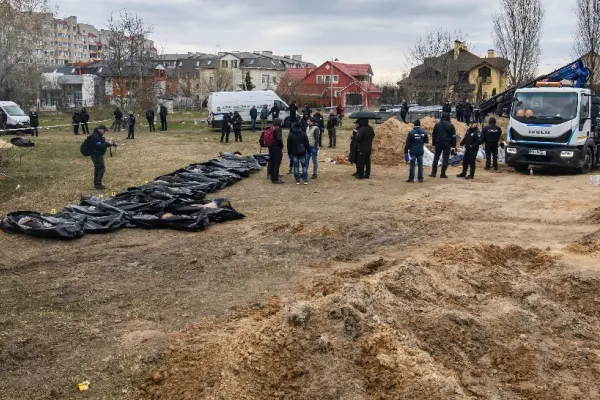 Încă un carnagiu rusesc în Ucraina. Peste 130 de civili găsiți împușcați în localitatea Makarov