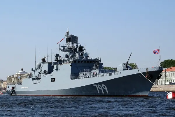 Navă miliară rusească, lovită de ucraineni lângă Insula Șerpilor. Cei de la bord ar fi murit. Rusia nu confirmă (SURSE/FOTO)