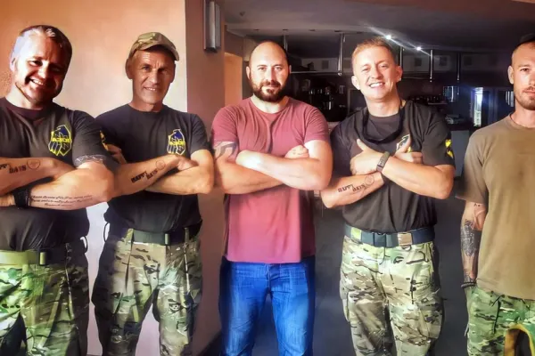 Voluntari britanici din Ucraina ar putea fi condamnați la moarte, amenință separatiștii proruși