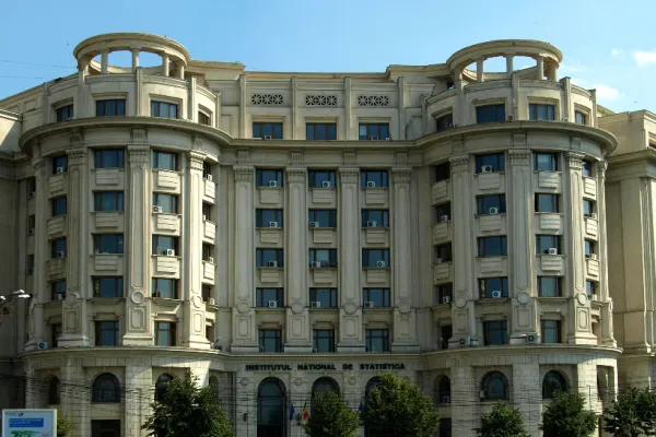 Angajații INS reiau protestele: respectarea Legii salarizării, printre revendicări