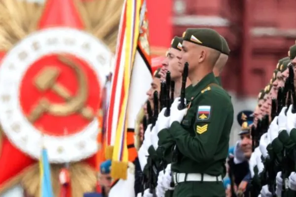 Kremlinul spune că nu există planuri pentru impunerea legii marțiale în Rusia