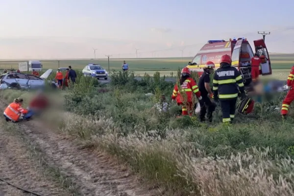 Accident rutier cu 5 victime în județul Constanța! O persoană a decedat, alte 4 sunt rănite. A intervenit elicopterul SMURD - FOTO