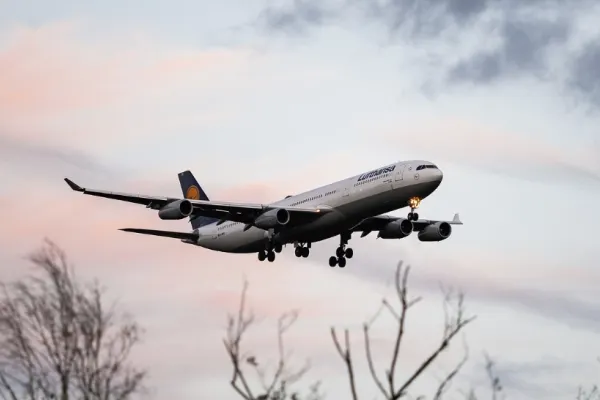 Agenția Europeană pentru Aviație: Avioane civile ar putea fi, din greșeală, ținta unor rachete, din cauza războiului din Ucraina
