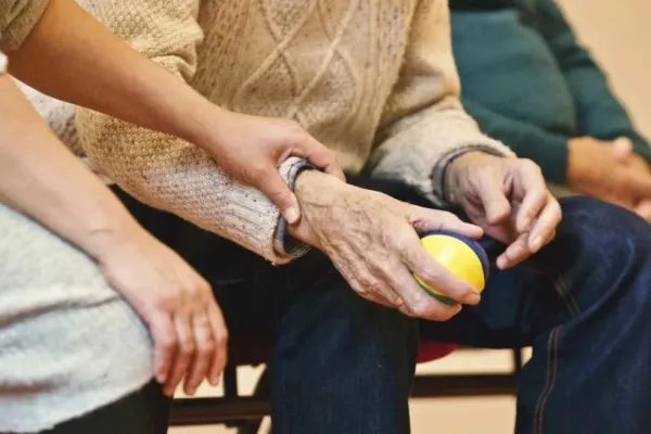 Româncă moartă de Covid în Italia. Familia cere despăgubiri de 1 milion de euro