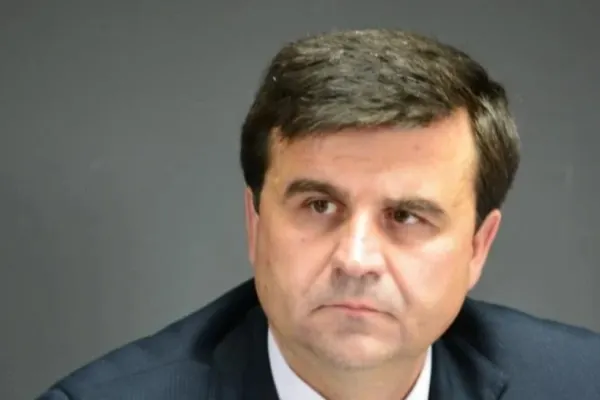 Fostul șef al DNA, reacție după acuzațiile că este controlat de statul paralel. Crin Bologa nu vrea să meargă la Sinaia cu echipa Realitatea Plus pentru a lămuri scandalul vilei de lux