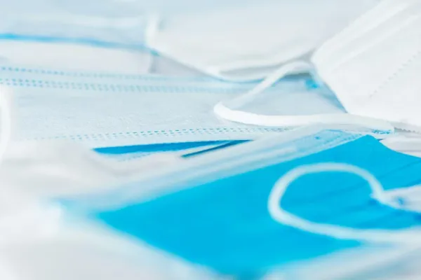 Guvernul a acceptat o donaţie de 90 de milioane de măşti de uz medical