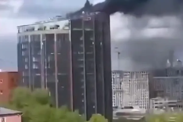 Incendiu masiv în capitala Rusiei! Un centru de afaceri din Moscova a luat FOC - VIDEO
