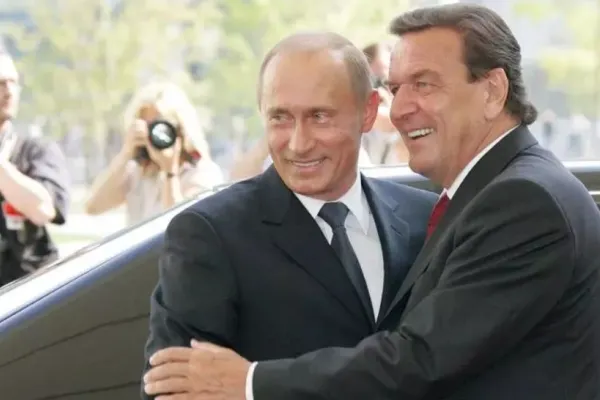Fostul cancelar german Gerhard Schröder dă în judecată Parlamentul - Vrea înapoi privilegiile pierdute din cauza lui PUTIN