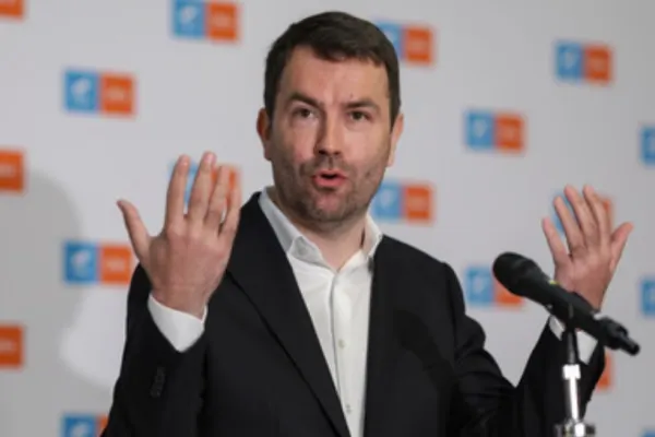 Cătălin Drulă îl atacă pe Sorin Grindeanu și acuză PSD că vrea să revină rapid la guvernare și la „butoane”: „Este în sevraj!”