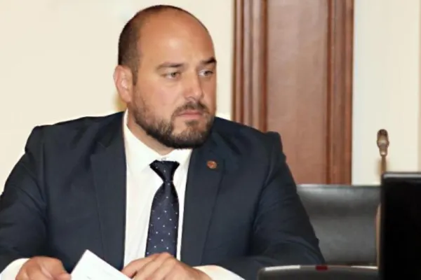 Ionuț Simionca, secretar general al PMP: Lăsaţi în pace cota unică de impozitare! Nu jupuiţi românii care muncesc şi nici antreprenorii care produc!