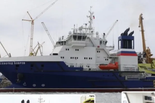 Navă rusească în flăcări, retrasă la Sevastopol. Ucraina a lovit din nou lângă Insula Șerpilor