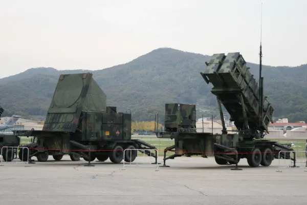 Polonia cumpără încă 6 baterii de rachete Patriot din SUA, în contextul războiului