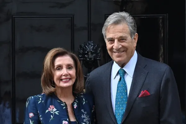Soțul lui Nancy Pelosi, arestat după ce a fost prins băut la volan. Acesta a fost implicat și într-un accident rutier