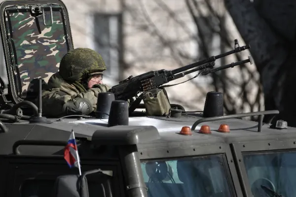 Ministerul ucrainean al Apărării avertizează că Rusia îşi măreşte efectivele militare în Donbas și intensifică ofensiva