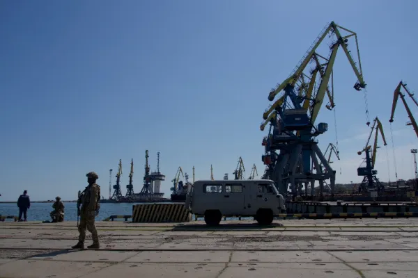 Ucraina închide porturile Berdiansk, Mariupol, Skadovsk şi Herson până la redobândirea controlului asupra lor
