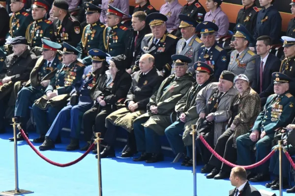 Putin cu pătura antiglonț la parada din Piața Roșie? Ce spune profilerul Paul Herinean