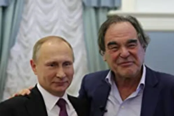 Regizorul Oliver Stone susține că Vladimir Putin a avut cancer - VIDEO