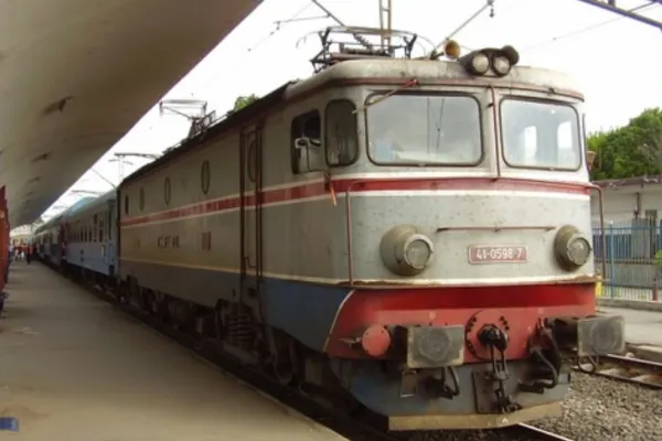 Femeie accidentată mortal de tren, în halta Pajura din Capitală! Se circulă pe un singur fir