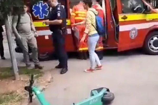 Accident grav în județul Prahova! Adolescent de 15 ani lovit de o mașină în timp ce mergea cu trotineta electrică
