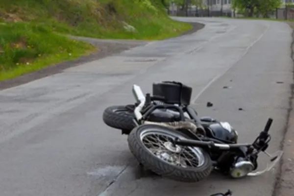 Accidente grave pe șoselele din România - 2 motocicliști au murit după ciocniri violente în trafic