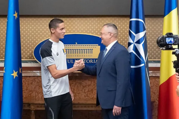 Guvernul a aprobat hotărârea prin care sportivul David Popovici a fost premiat cu un milion de lei