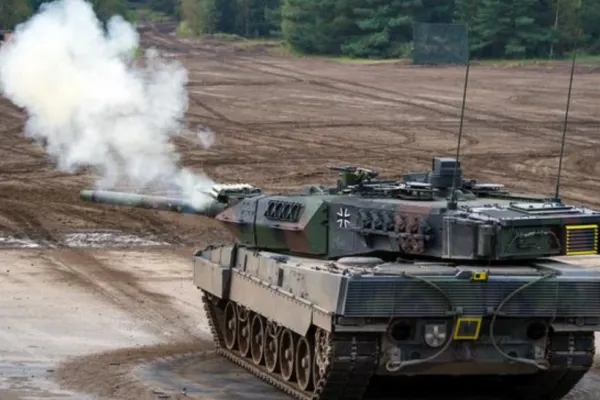 Ucraina cere imperativ NATO să îi furnizeze TOATE armele grele pentru a câștiga războiul cu Rusia