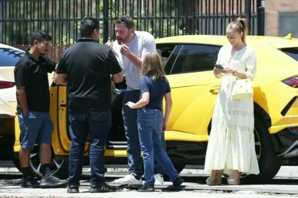 Fiul de 10 ani al actorului Ben Affleck a făcut accident. Jennifer Lopez era în mașină – VIDEO&FOTO