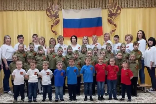 Disperarea lui Putin atinge cote inimaginabile. Copiii de la o creșă din Rusia, puși să cânte despre moarte - VIDEO