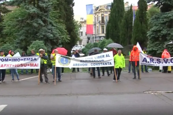 A doua zi de proteste în Constanța. Salvamarii au ieșit din nou în stradă, se tem că vor fi concediați
