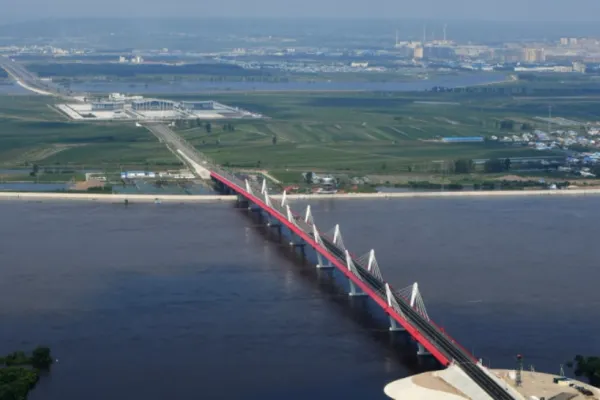 A fost inaugurat primul pod rutier dintre Rusia și China - FOTO