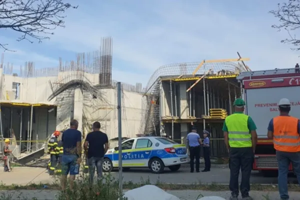 Accident grav pe un șantier din Timișoara: un cofraj cu beton a căzut peste un muncitor. Intervine SMURD - VIDEO
