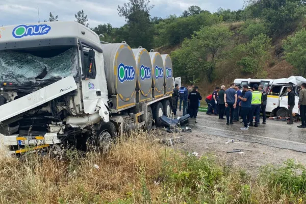 Opt morți și zece răniți într-un accident rutier foarte grav